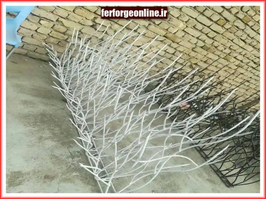 حفاظ شاخ گوزنی روی دیوار