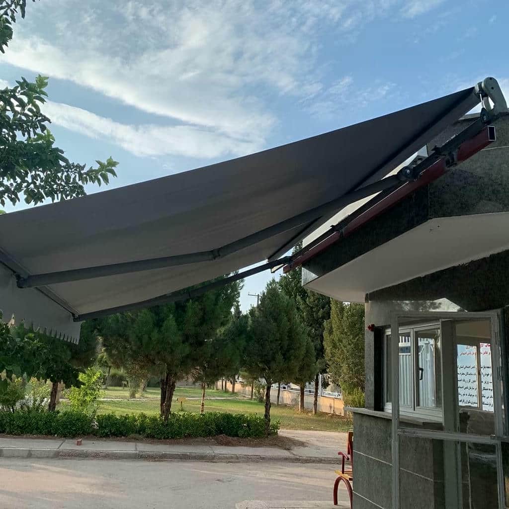 سایبان&zwnj; برقی
