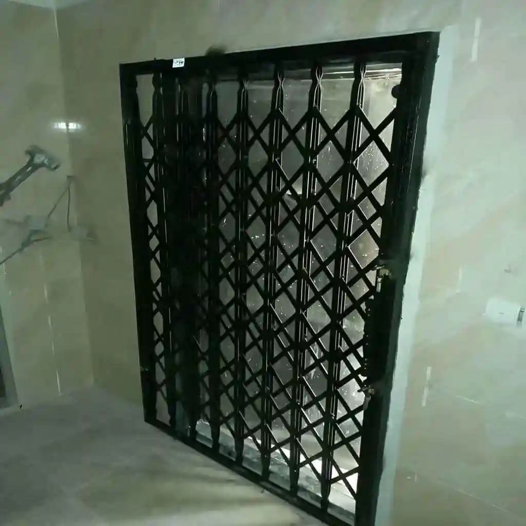 حفاظ درب آپارتمان