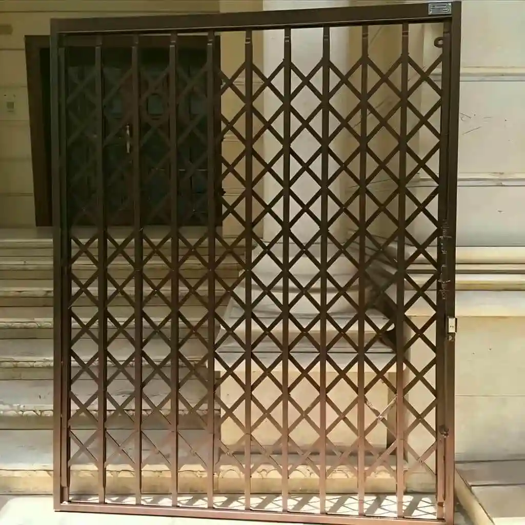 درب آکاردئونی تاشو