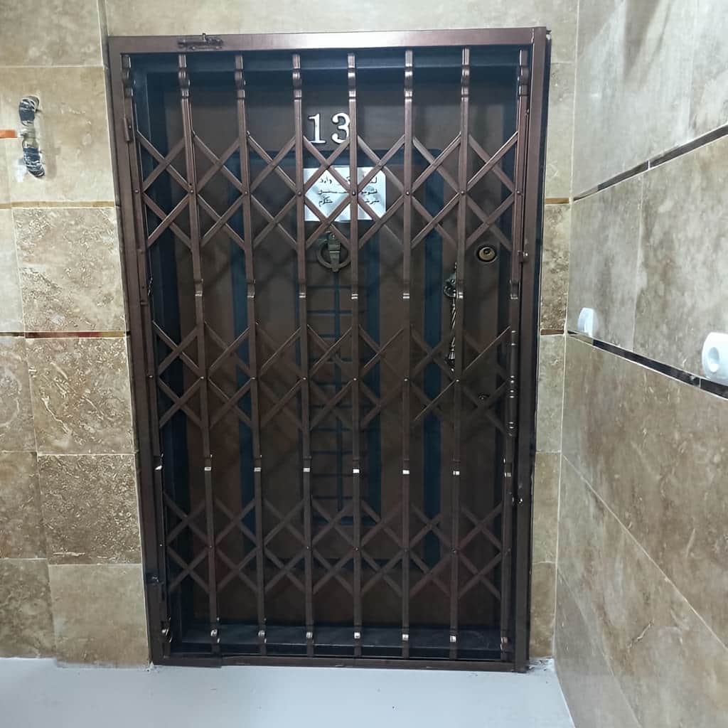 حفاظ درب آپارتمان