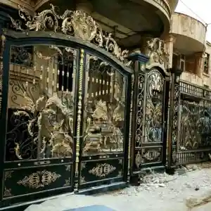 انتخاب درب فلزی ساده و شیک ورودی ساختمان