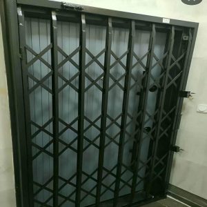 درب آکاردئونی حفاظ آهنی در اندیشه
