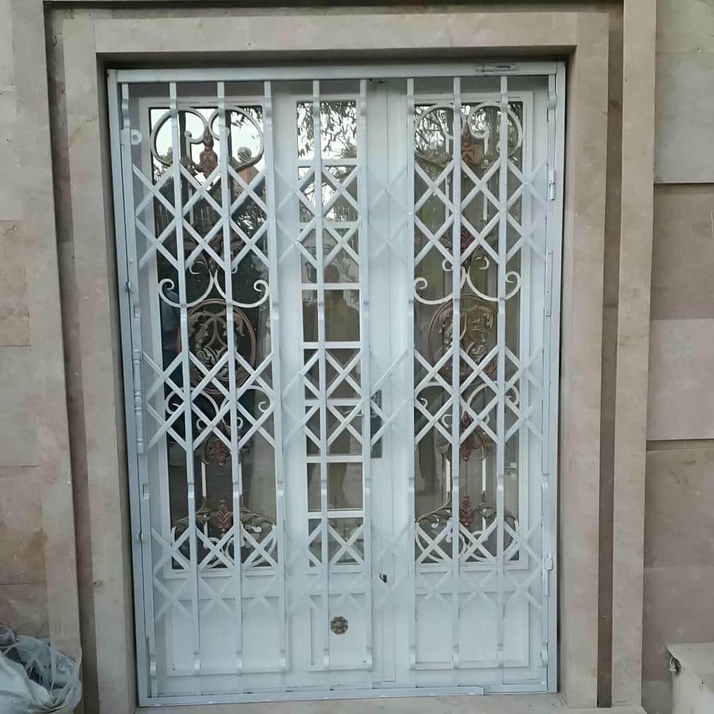 درب آکاردئونی حفاظ آهنی در محمدشهر