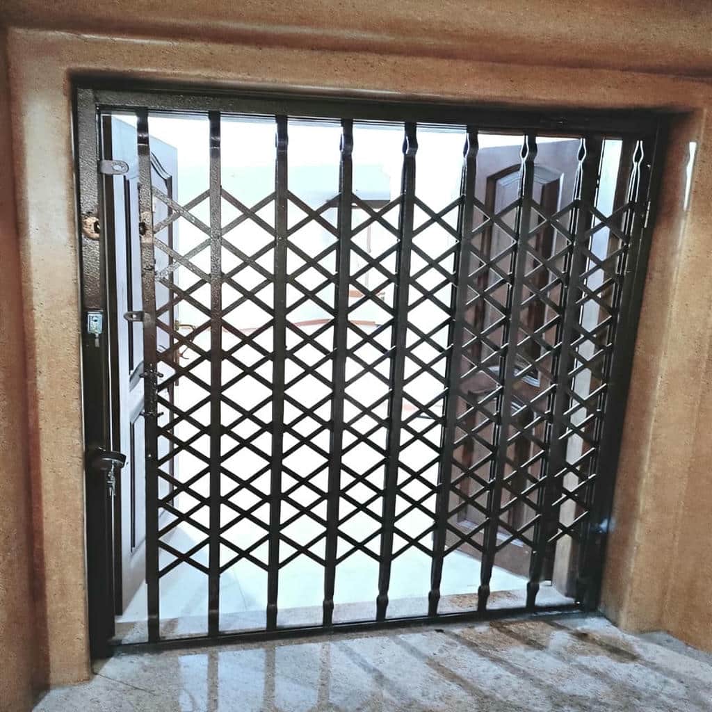 فروش درب آکاردئونی حفاظ آهنی کم‌جا در ملارد