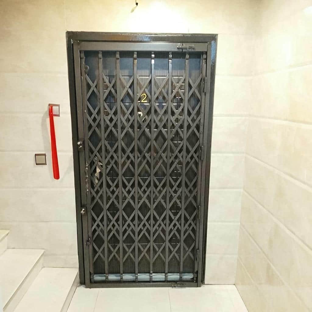 نصب درب آکاردئونی حفاظ آهنی ریل روان در تهران