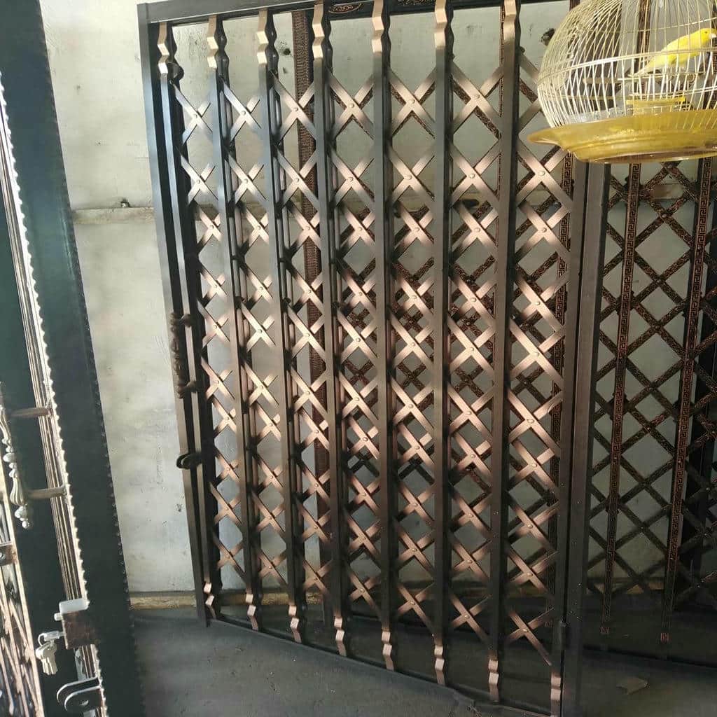 خرید درب آکاردئونی آهنی رنگ ضدزنگ در قزوین