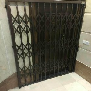 درب آکاردئونی آهنی در قزوین