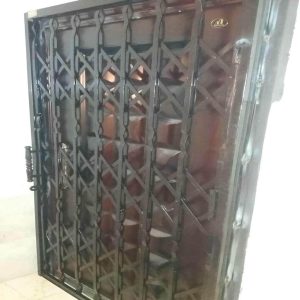 درب آکاردئونی آهنی در مشهد