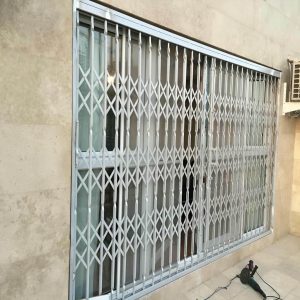 درب آکاردئونی آهنی در ساوه