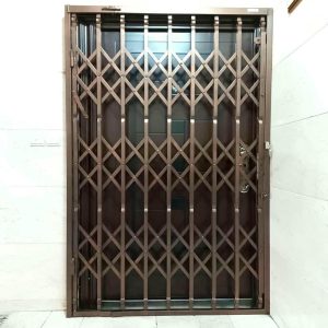 درب آکاردئونی آهنی در سقز