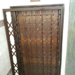 درب آکاردئونی آهنی در مریوان