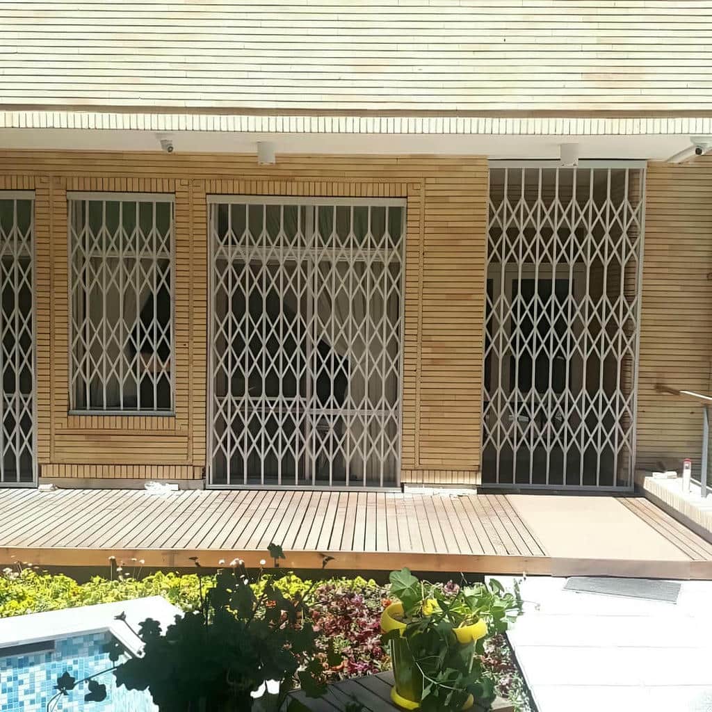 درب آکاردئونی حفاظ آهنی در سمنان