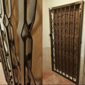 درب آکاردئونی آهنی در اصفهان