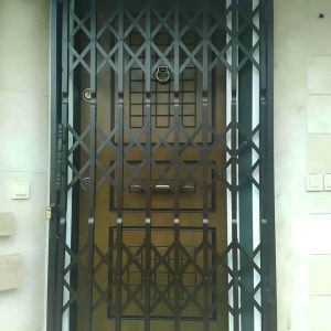 درب آکاردئونی آهنی در استان گلستان