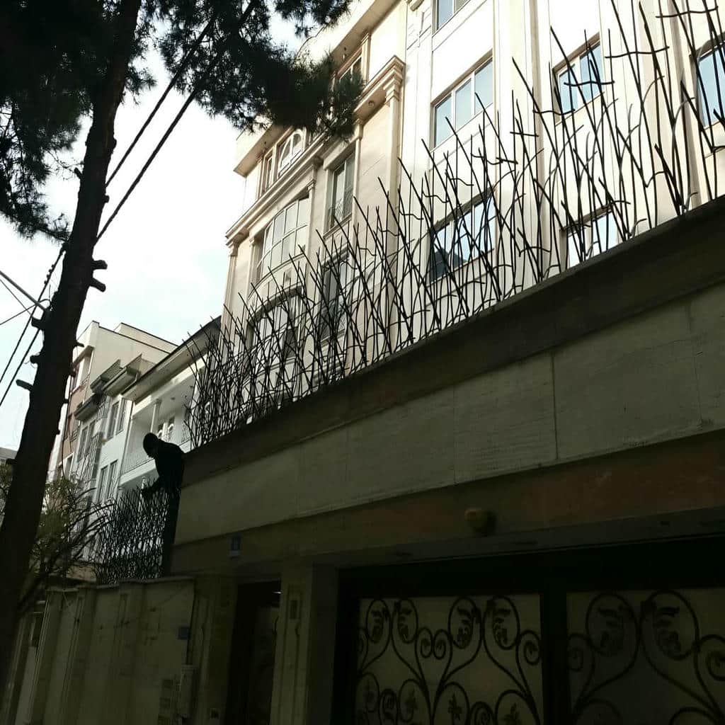 فروش حفاظ شاخ گوزنی دیوار ویلا در اندیشه