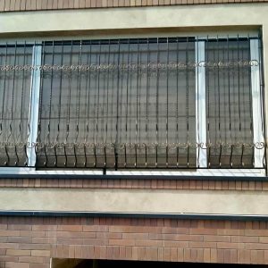 حفاظ پنجره فرفورژه در سیرجان