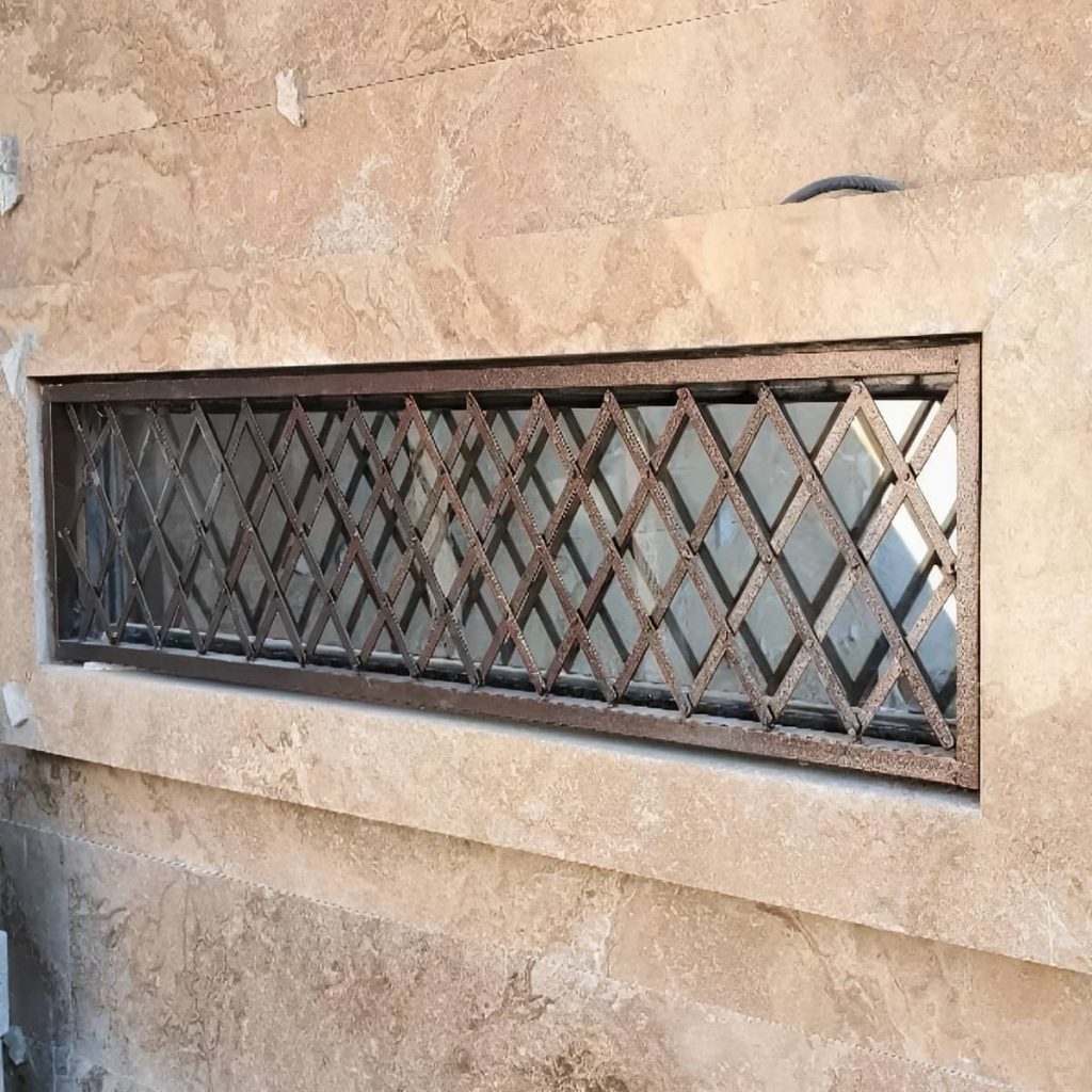 قیمت حفاظ پنجره فرفورژه کلاسیک در اندیشه