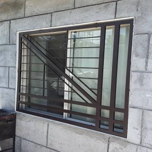 حفاظ پنجره فرفورژه در عظیمیه کرج