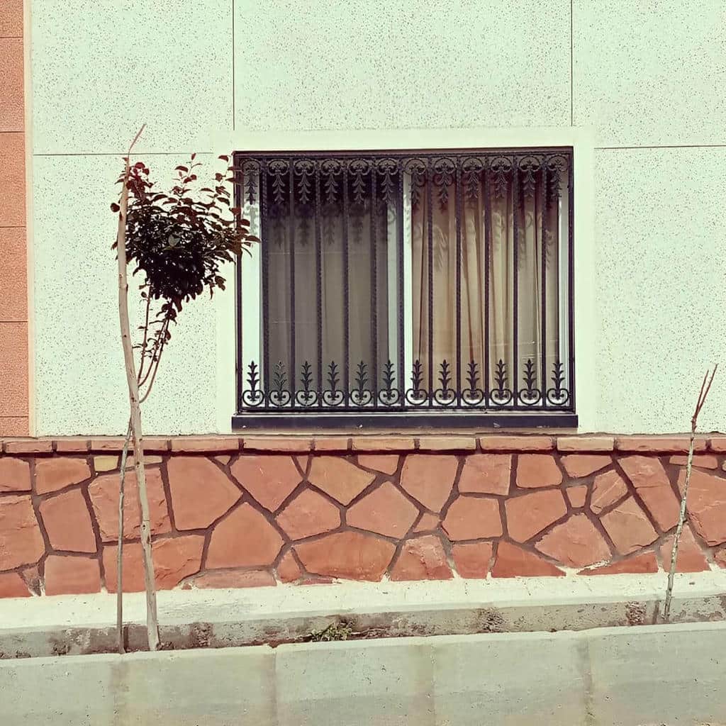 نصب حفاظ پنجره فرفورژه رنگ کورهای در سقز