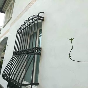 حفاظ پنجره فرفورژه در سنندج