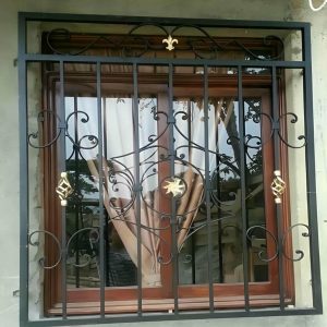 حفاظ پنجره فرفورژه در آمل