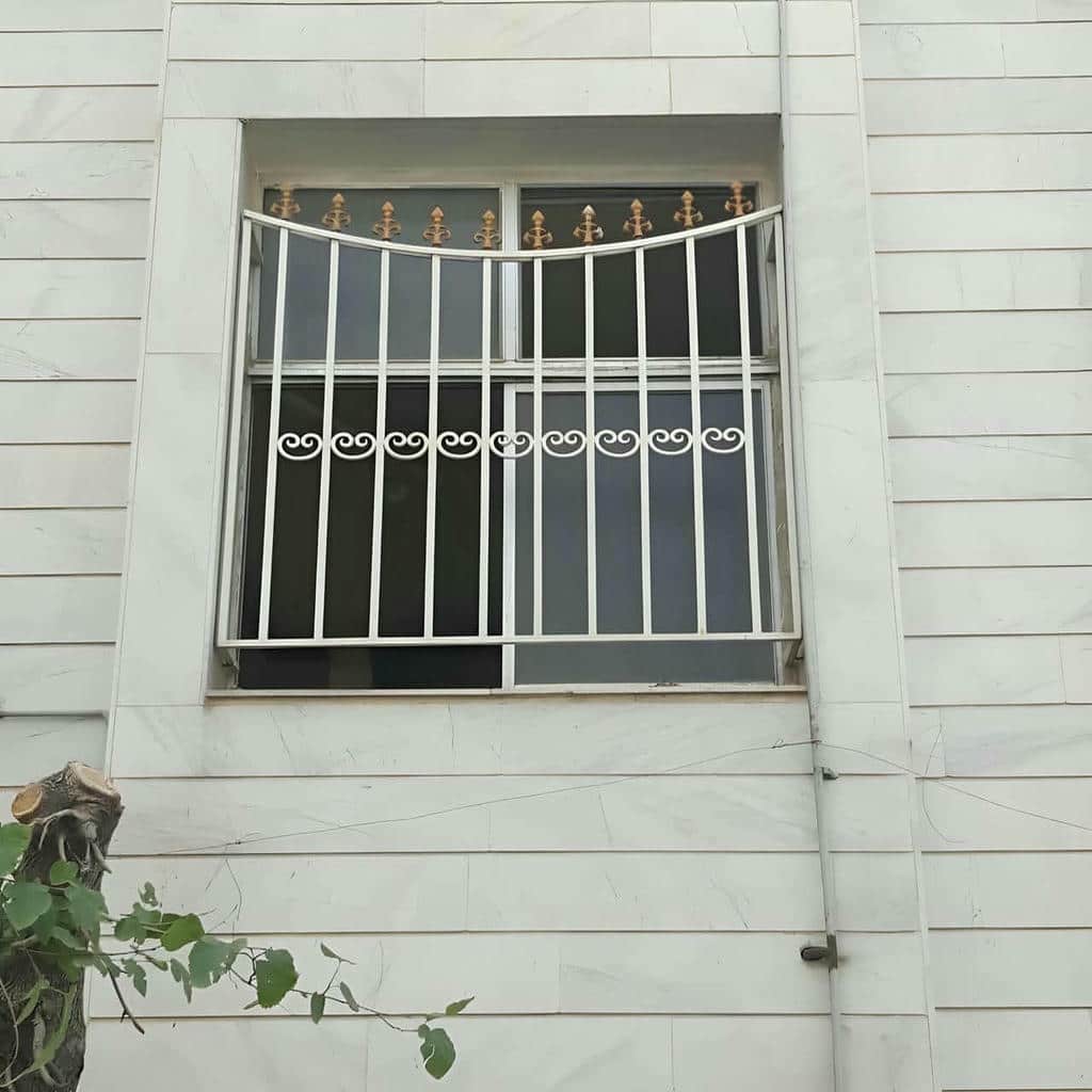 نصب حفاظ پنجره فرفورژه اندازه‌گیری اصولی در سمنان