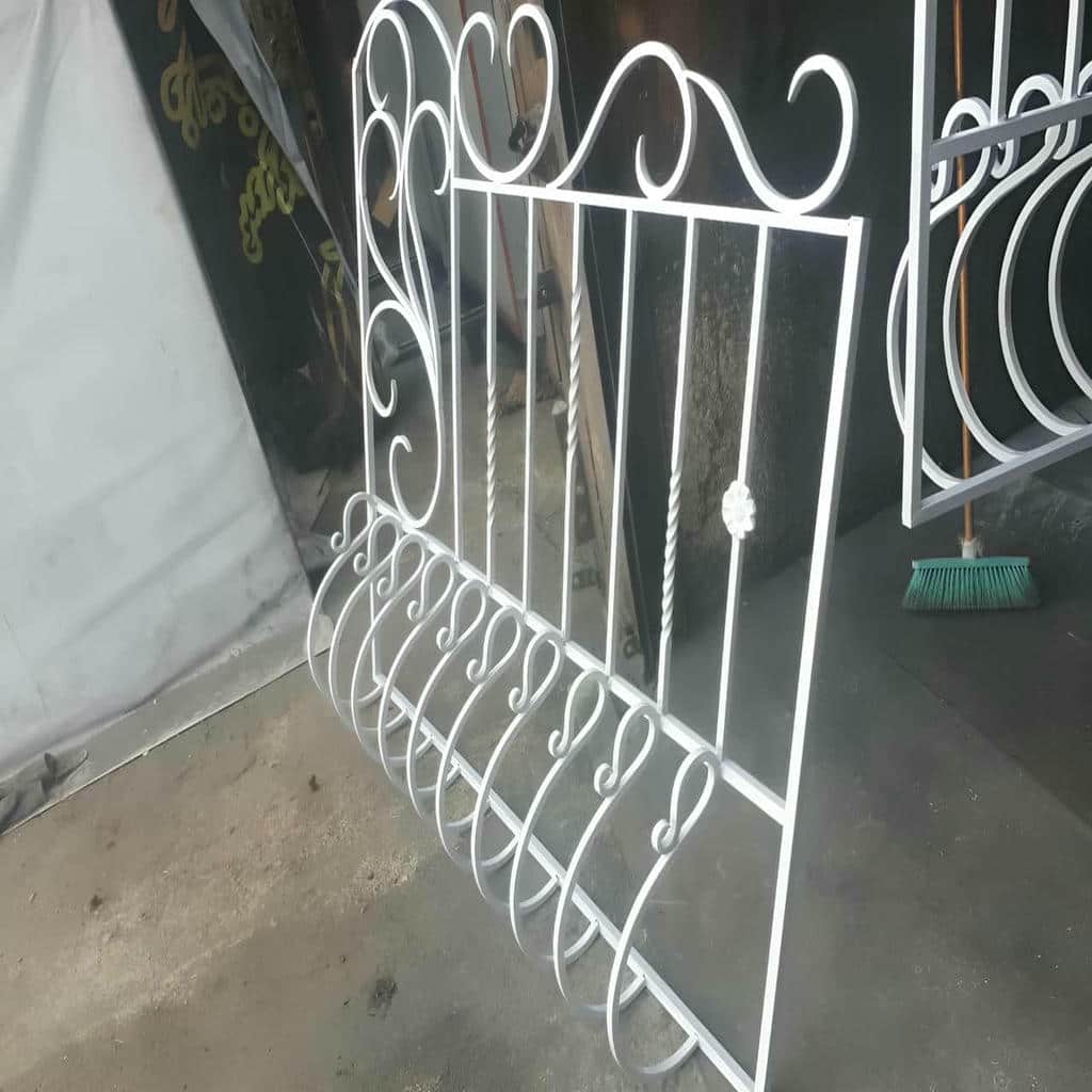 فروش حفاظ پنجره فرفورژه بازشو در ارومیه