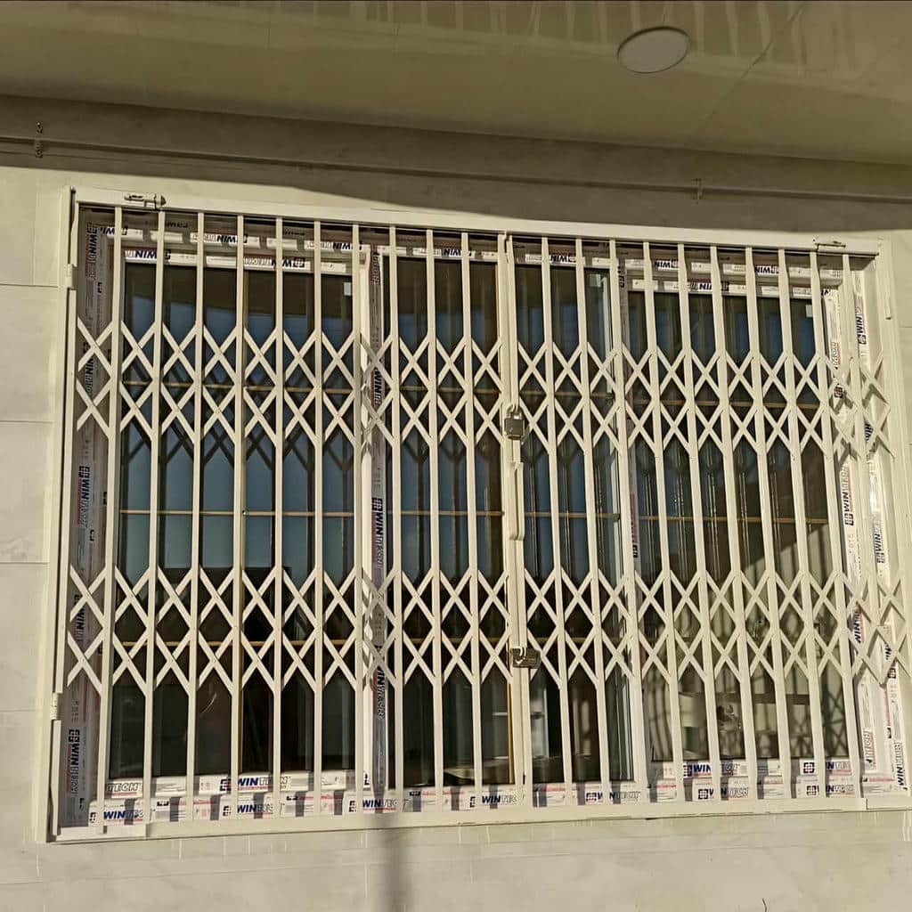 نصب حفاظ پنجره فرفورژه جوشکاری تمیز در پرند