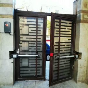 جک درب پارکینگ اتوماتیک در سقز