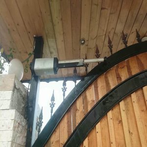 جک درب پارکینگ در بندر بوشهر