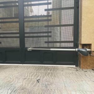 جک درب پارکینگ در بندر دیلم