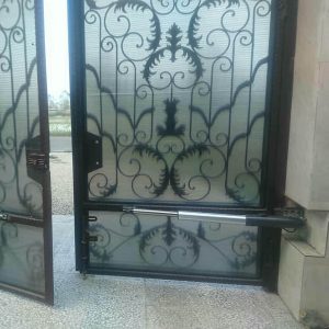 جک درب پارکینگ در ایرانشهر