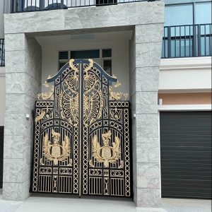 درب حیاط ویلایی در یزد