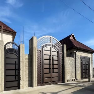 درب حیاط پارکینگ در اندیشه