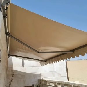 سایبان برقی صنعتی با سازه فلزی مقاوم روی محوطه کار سایبان برقی صنعتی برای محیط های کاری