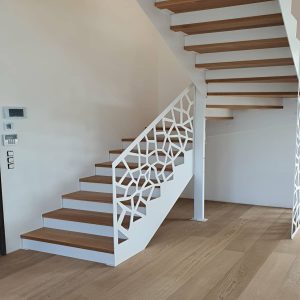 نرده سی ان سی محوطه حیاط با طرح برش خورده نما نرده سی ان سی محوطه حیاط