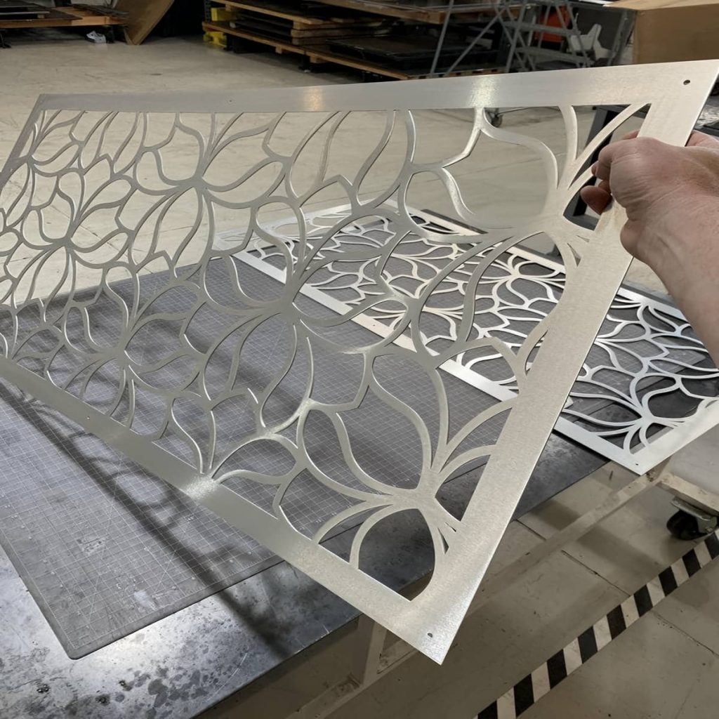 اجرای نرده CNC برای روف گاردن