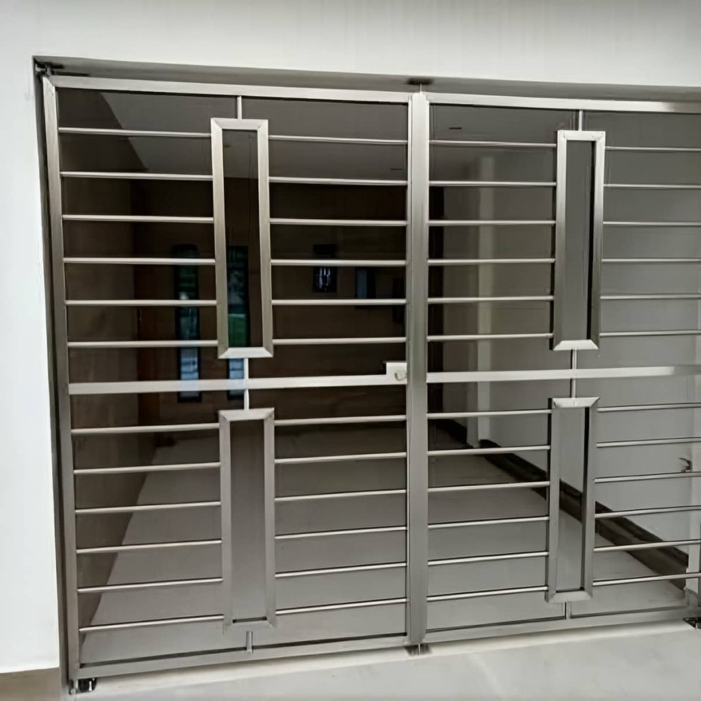 سفارش نرده استیل برای ورودی ساختمان