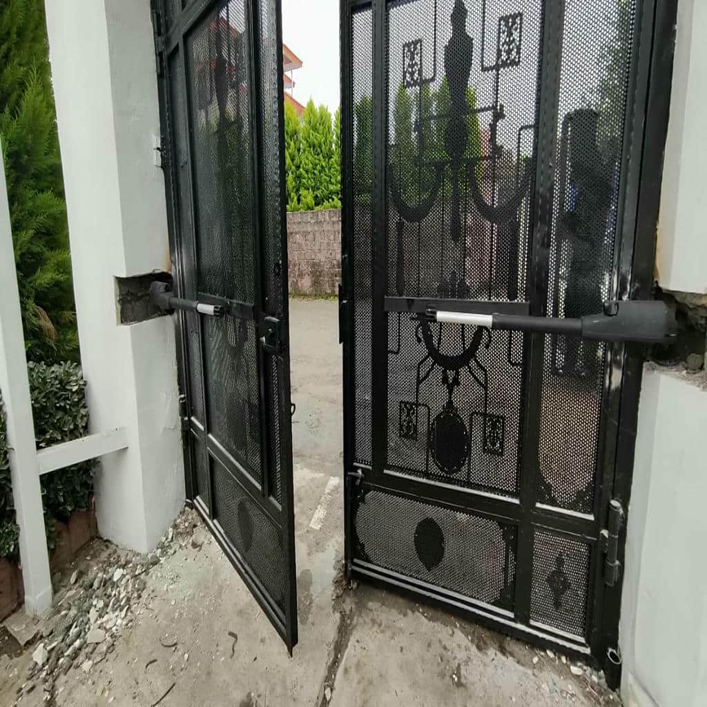 جک درب پارکینگ با برند تابا و فتوسل جک درب پارکینگ با برند تابا و فتوسل