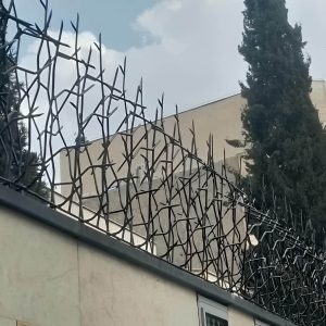 انتخاب حفاظ روی دیوار مناسب خانه ویلا و باغ