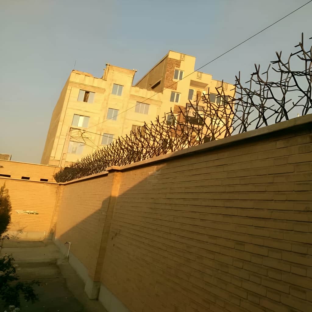 فروش حفاظ سرنیزه‌ای پرتراکم برای دیوار