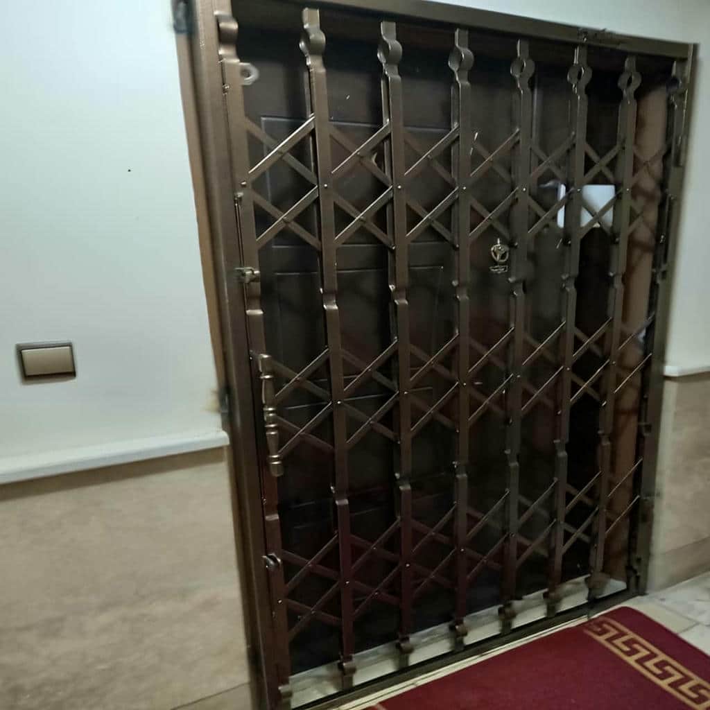 سفارش حفاظ آکاردئونی دو جداره ورودی مدل ساده