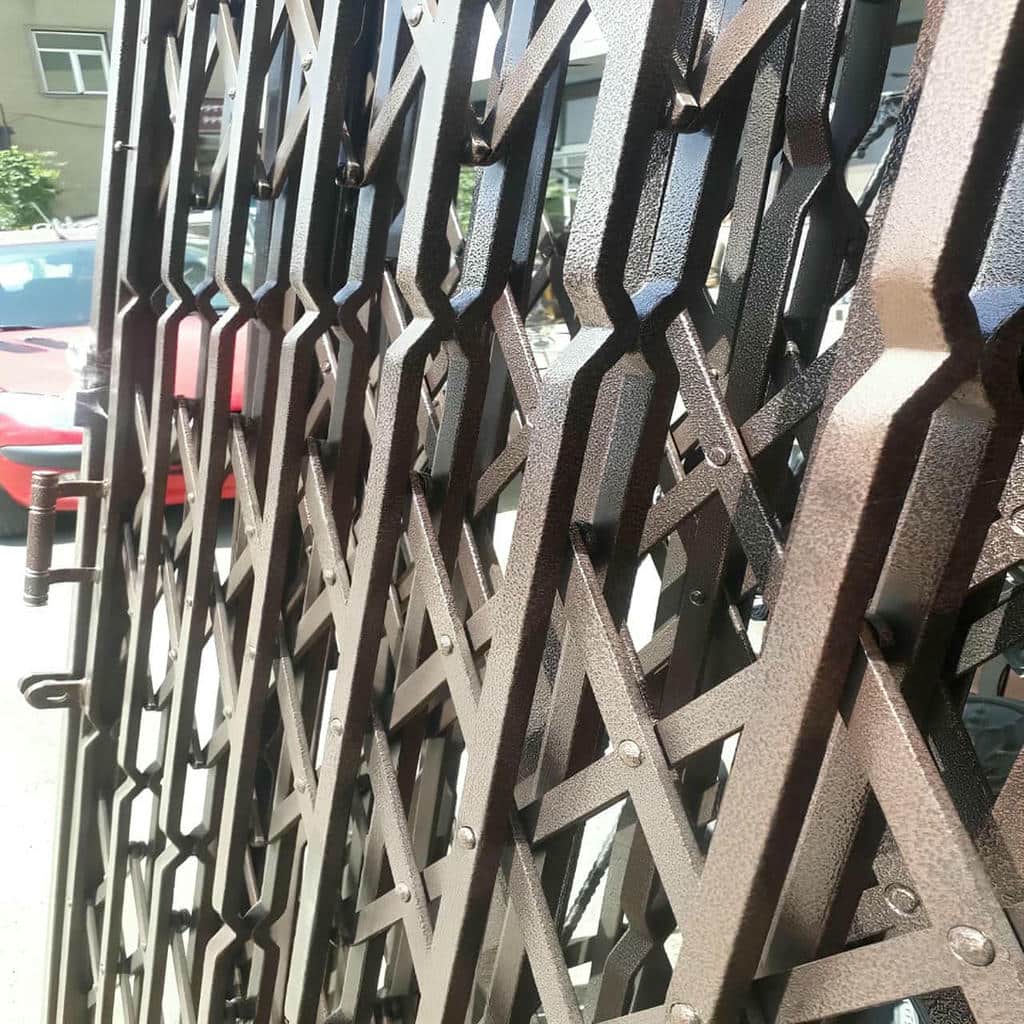 سفارش درب آکاردئونی طلایی سلطنتی تاج دار