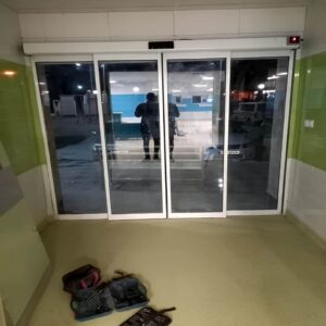 11 مدل درب اتوماتیک شیشه ای فریم لس سکوریت