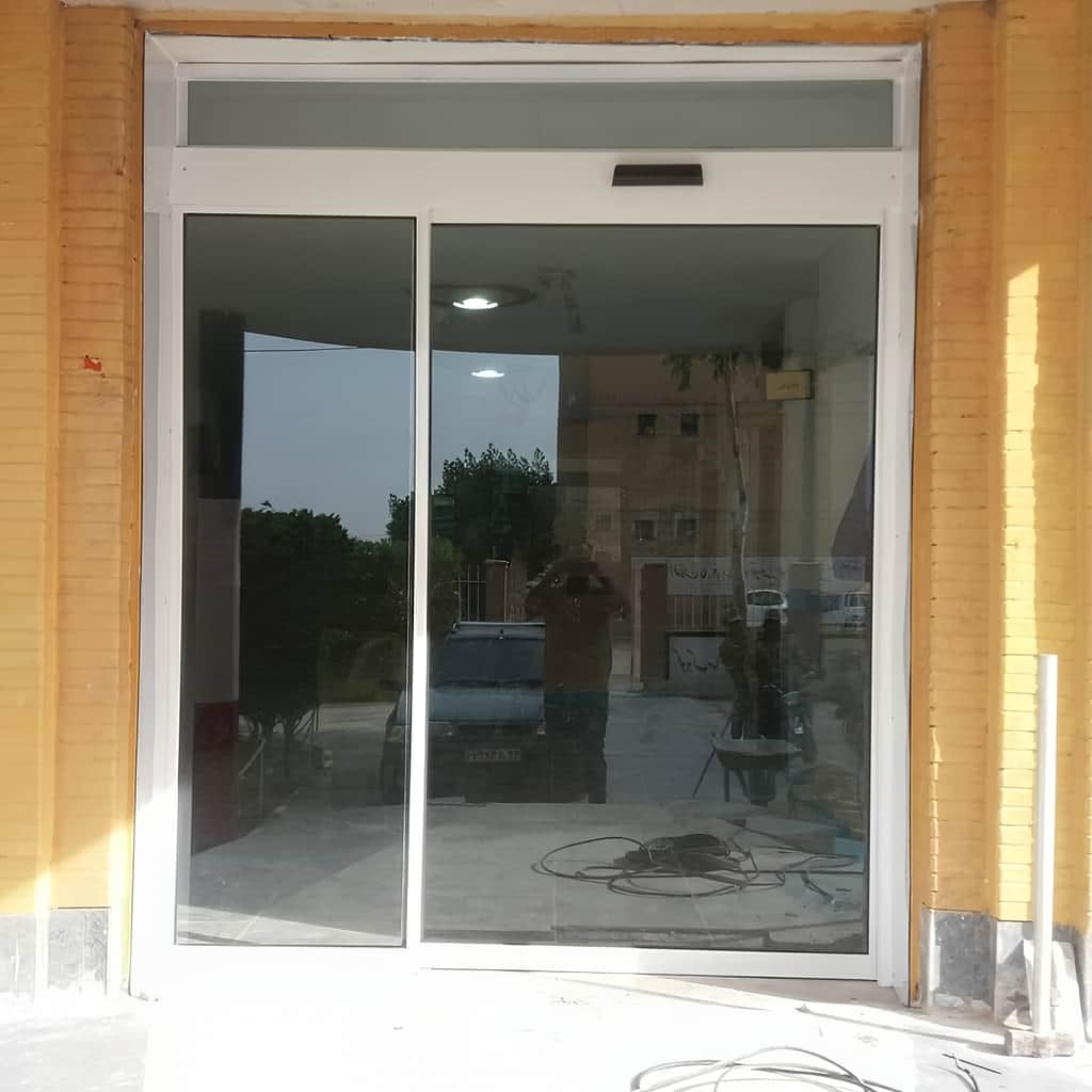 ساخت درب اتوماتیک شیشه ای لوکس منحنی