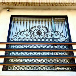 11 طرح نرده پنجره فلزی شاسی دار
