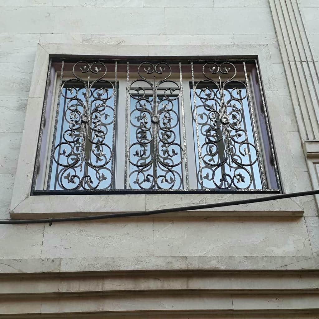 خرید حفاظ پنجره جای گلدان دار قوس دار