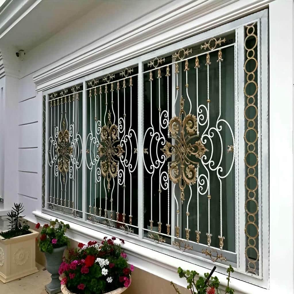 اجرای حفاظ پنجره قاب دار روی نما