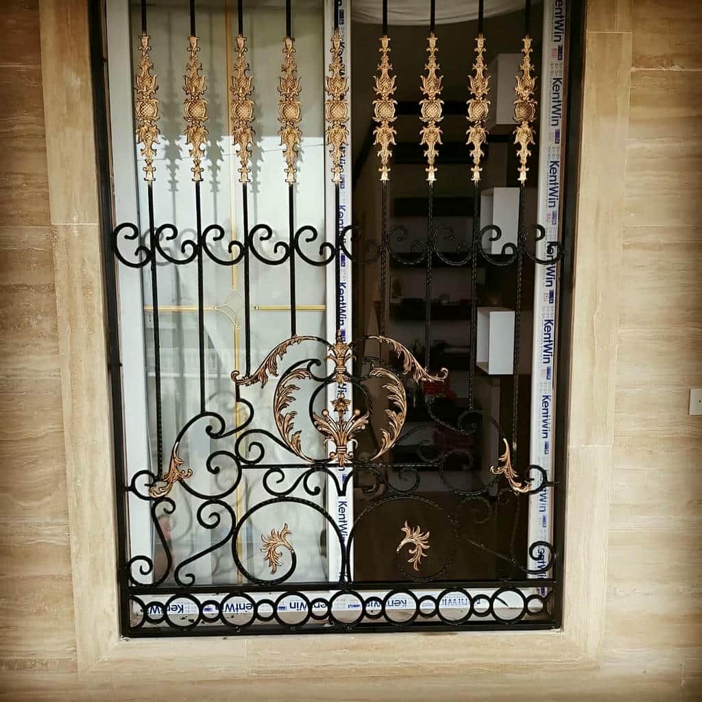 سفارش حفاظ پنجره فرفورژه گل نرده شاخه و برگ